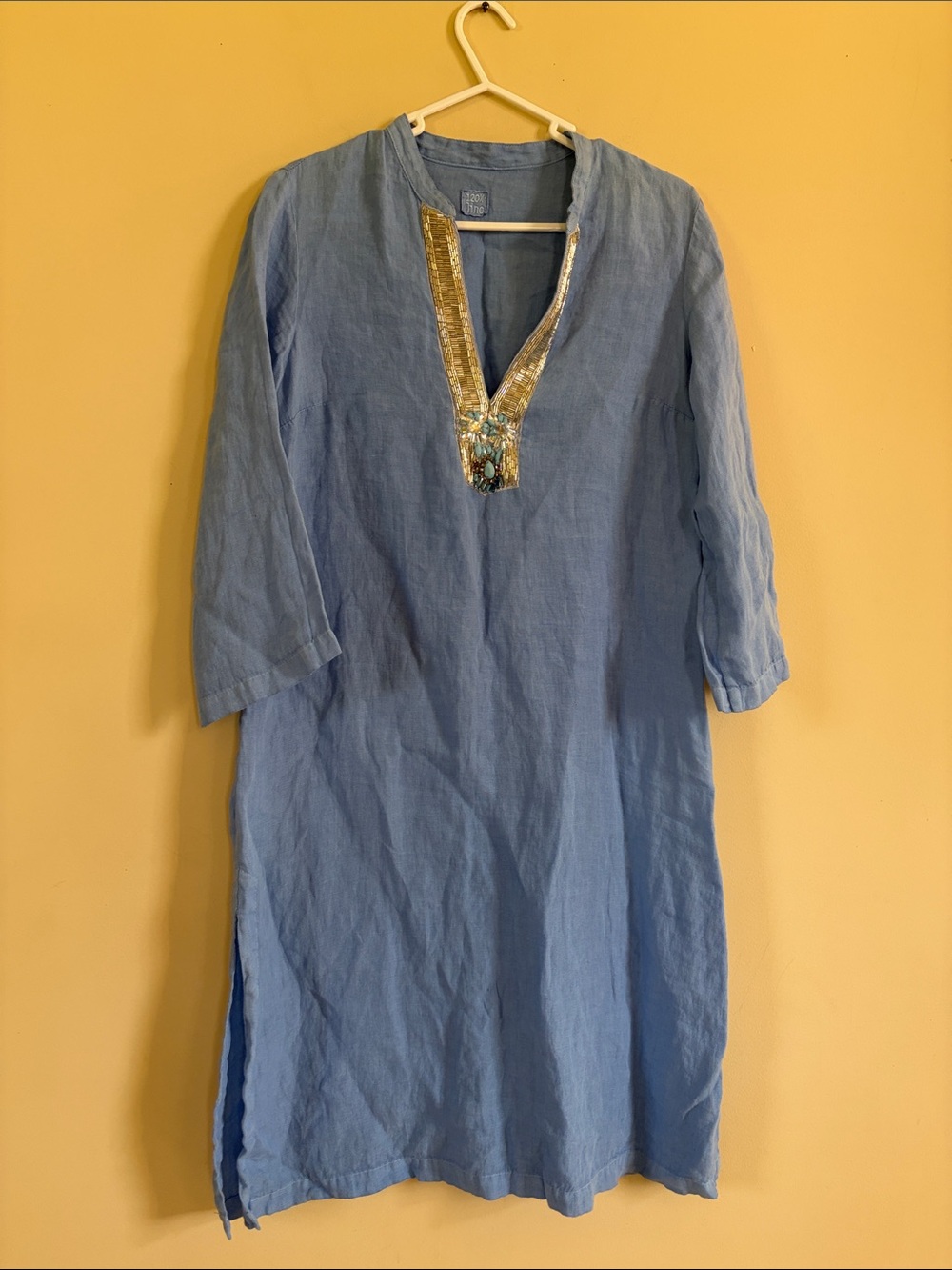 120% Lino Blue Embellished V-Neck Linen Dress